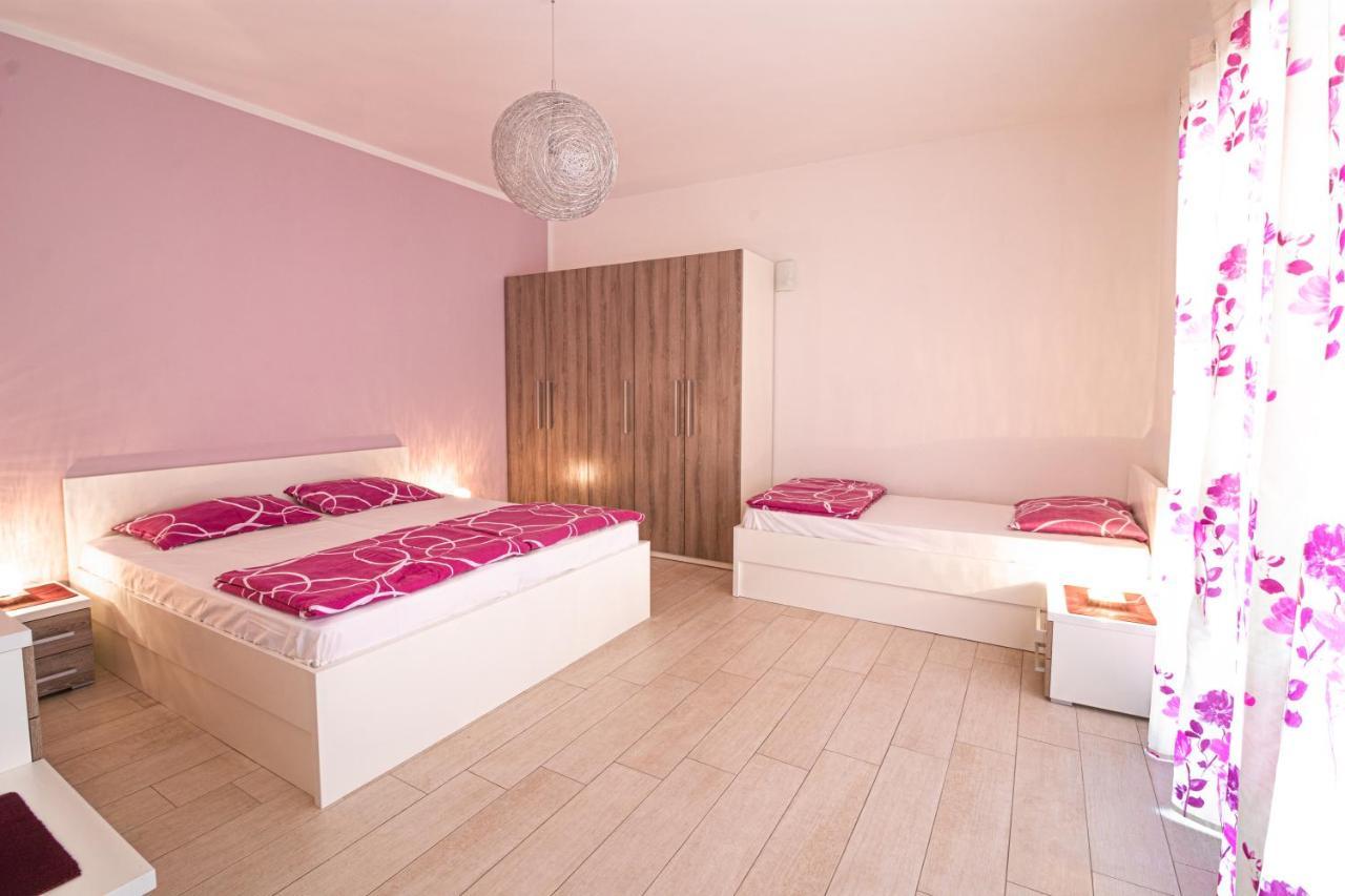 Apartments Sandra Kornić Extérieur photo