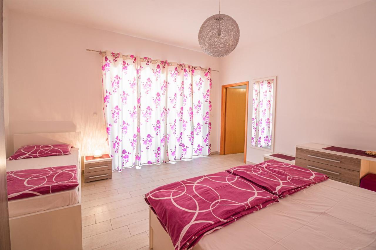 Apartments Sandra Kornić Extérieur photo