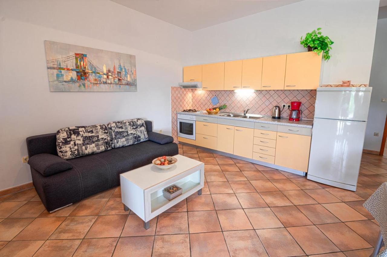 Apartments Sandra Kornić Extérieur photo